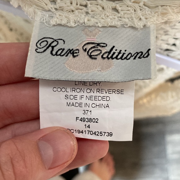 Rare Editions Ivory Crochet Vest - Picture 2 of 2